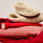 赤い毛布と手袋
